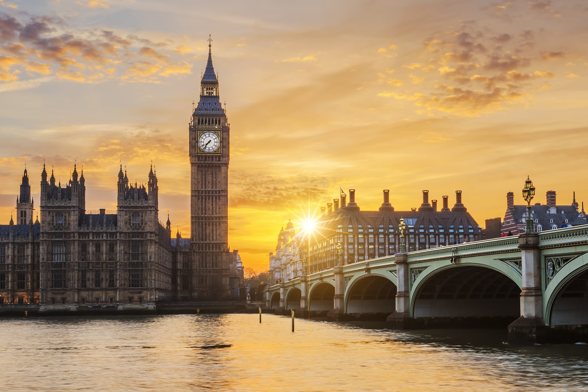 Elizabeth Tower and Westminster bridge